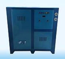 10匹箱式水冷式工(gōng)業冷水機